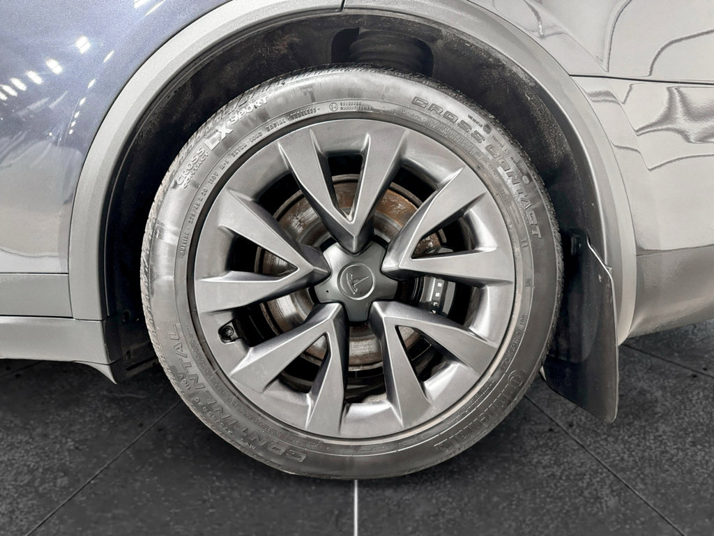 Used 2024 Tesla Model X image 32