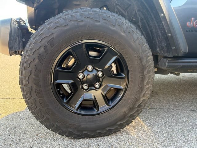 Used 2023 Jeep Gladiator Mojave w/ Trailer Tow Package AWD/4WD image 3
