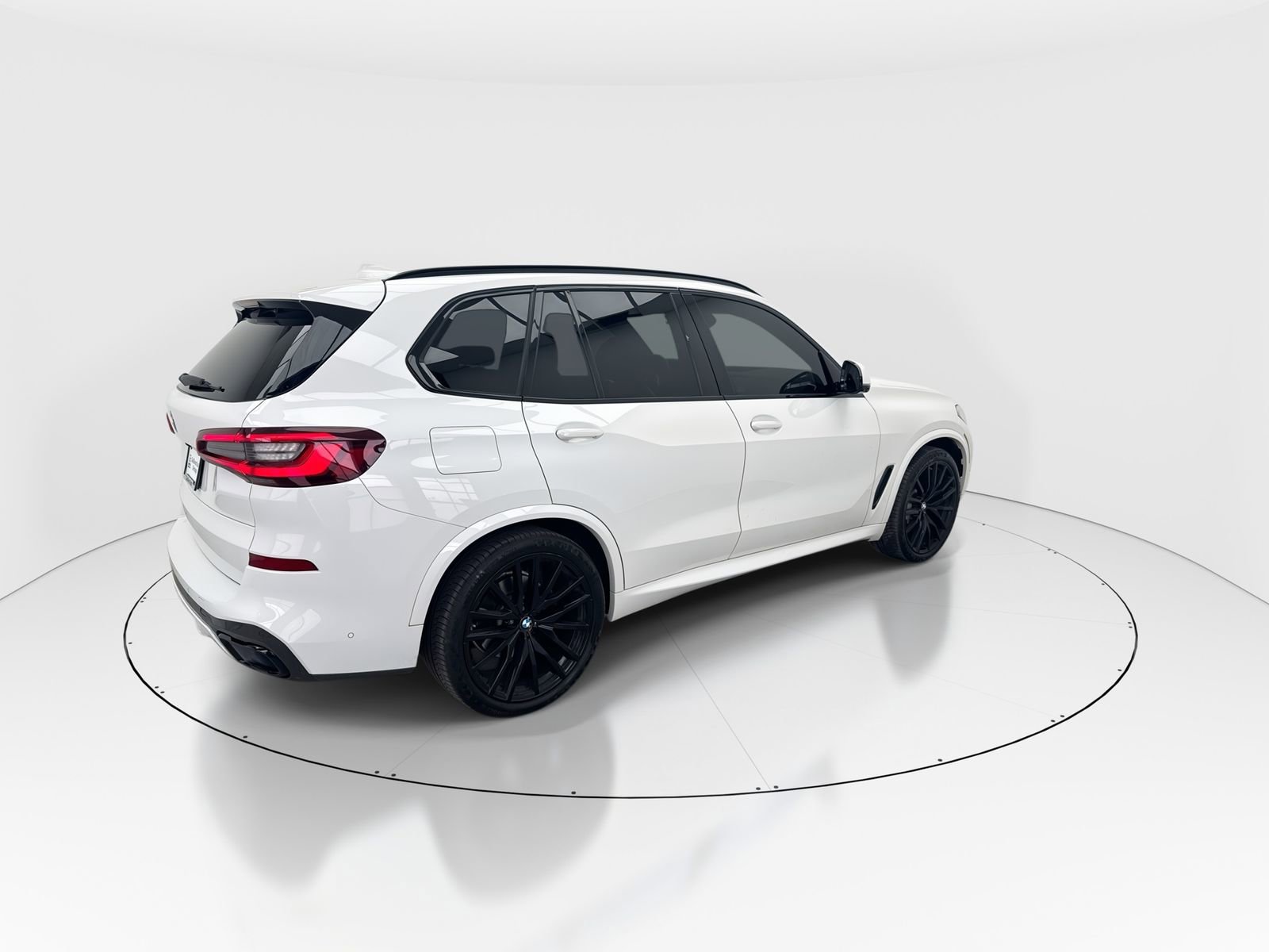 Used 2021 BMW X5 sDrive40i w/ M Sport Package image 8