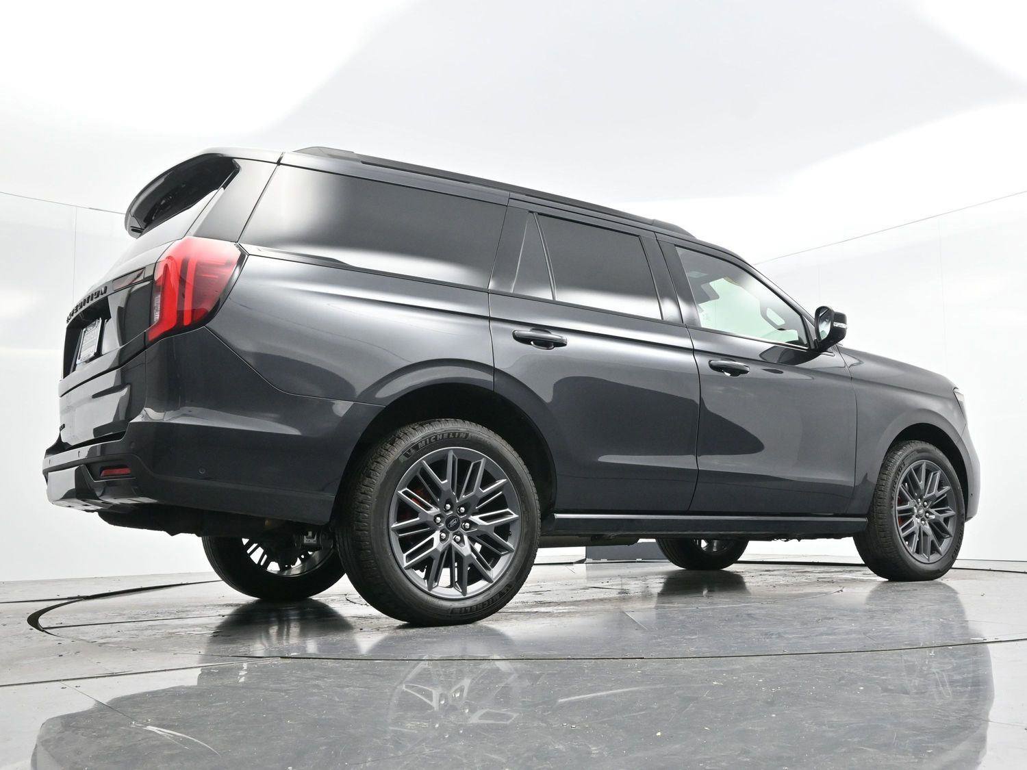 Used 2025 Ford Expedition Platinum w/ Stealth Performance Package image 62