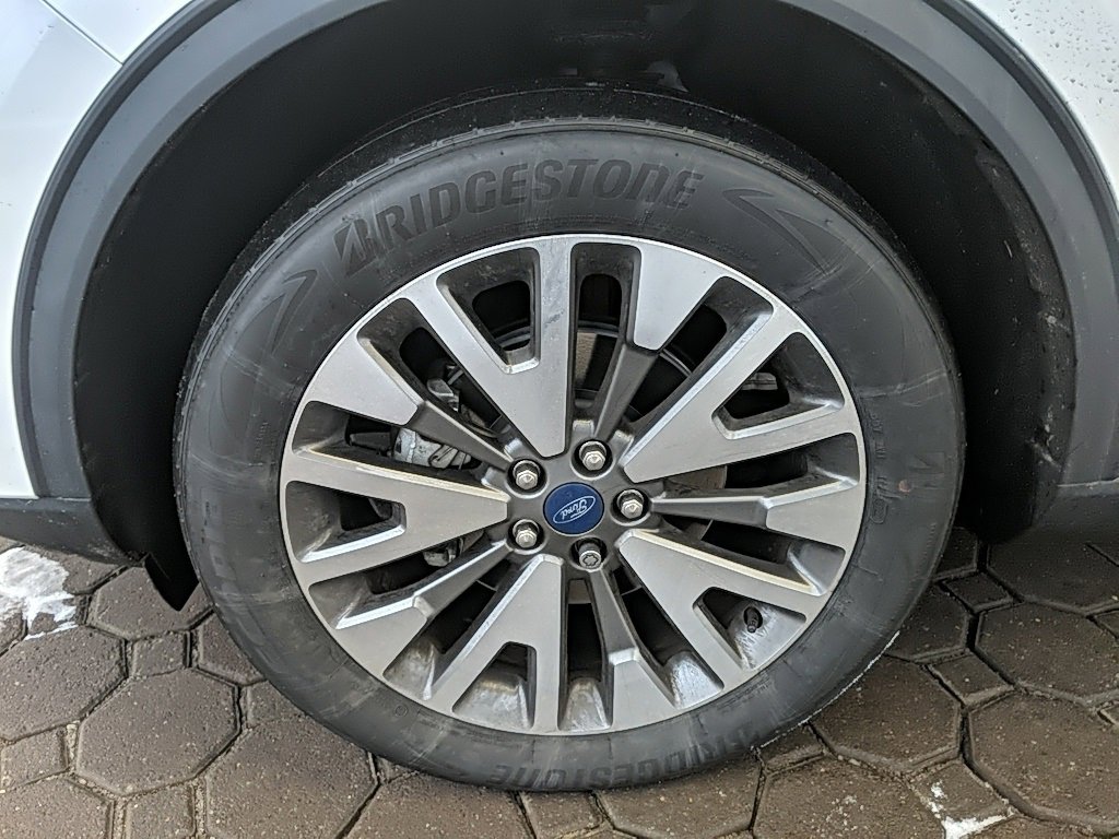 Certified 2022 Ford Escape Titanium w/ Class II Trailer Tow Package image 11