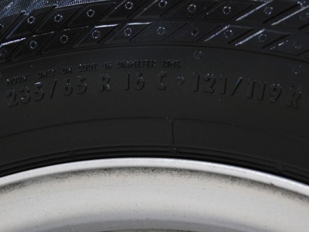 Used 2024 Ford Transit 250 Low Roof AWD w/ Exterior Upgrade Package image 98