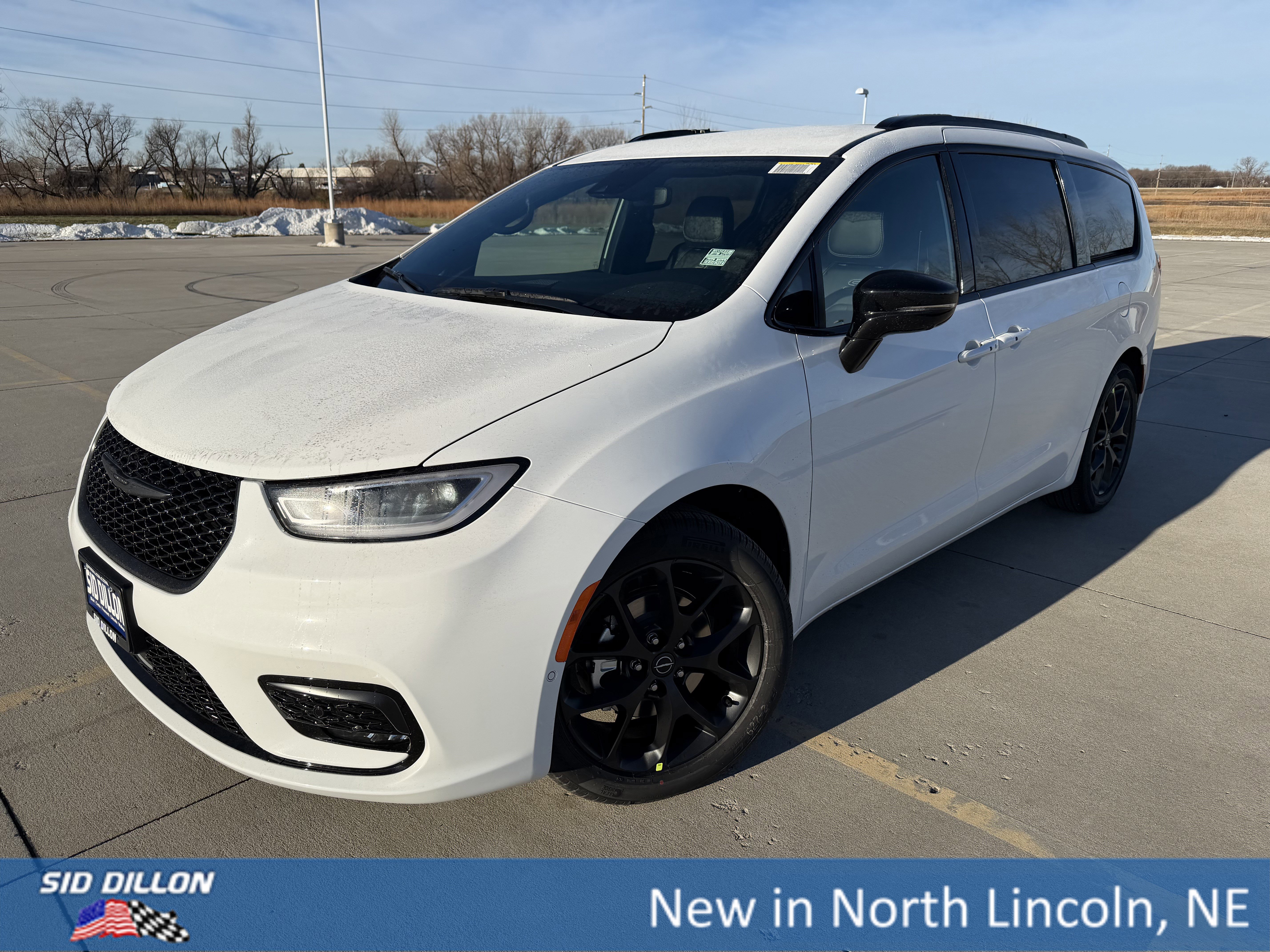 New 2026 Chrysler Pacifica Select w/ S Appearance Package image 1