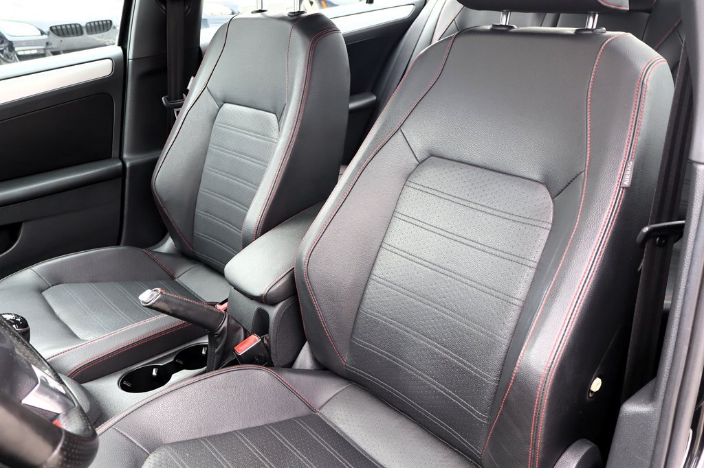 Used 2013 Volkswagen Jetta GLI Autobahn FWD image 16