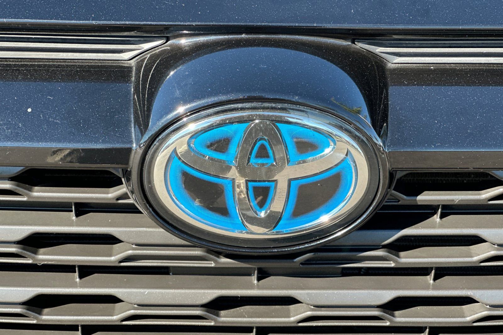 Used 2022 Toyota RAV4 XLE w/ Convenience Package image 38