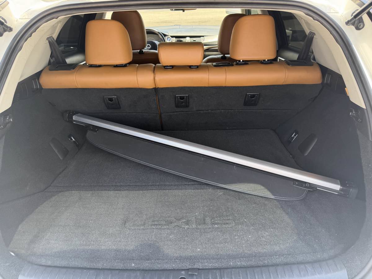 Used 2013 Lexus CT 200h FWD image 20