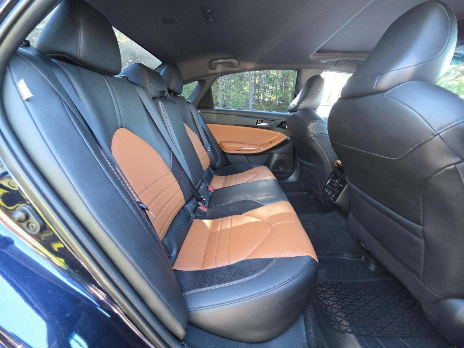 Used 2022 Toyota Avalon Touring FWD image 12