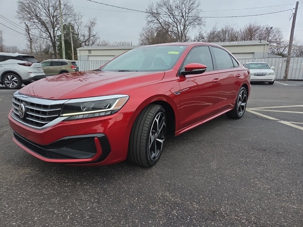 Used 2021 Volkswagen Passat 2.0T R-Line image 3