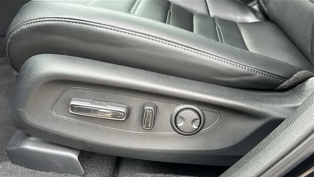 Used 2025 Honda CR-V EX-L image 10