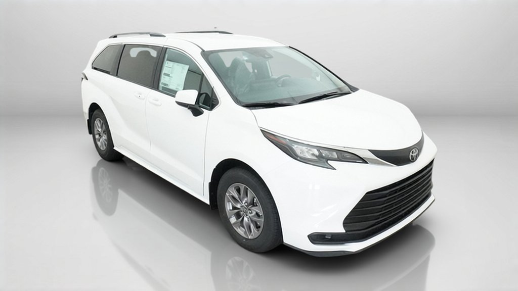 New 2026 Toyota Sienna LE FWD image 16