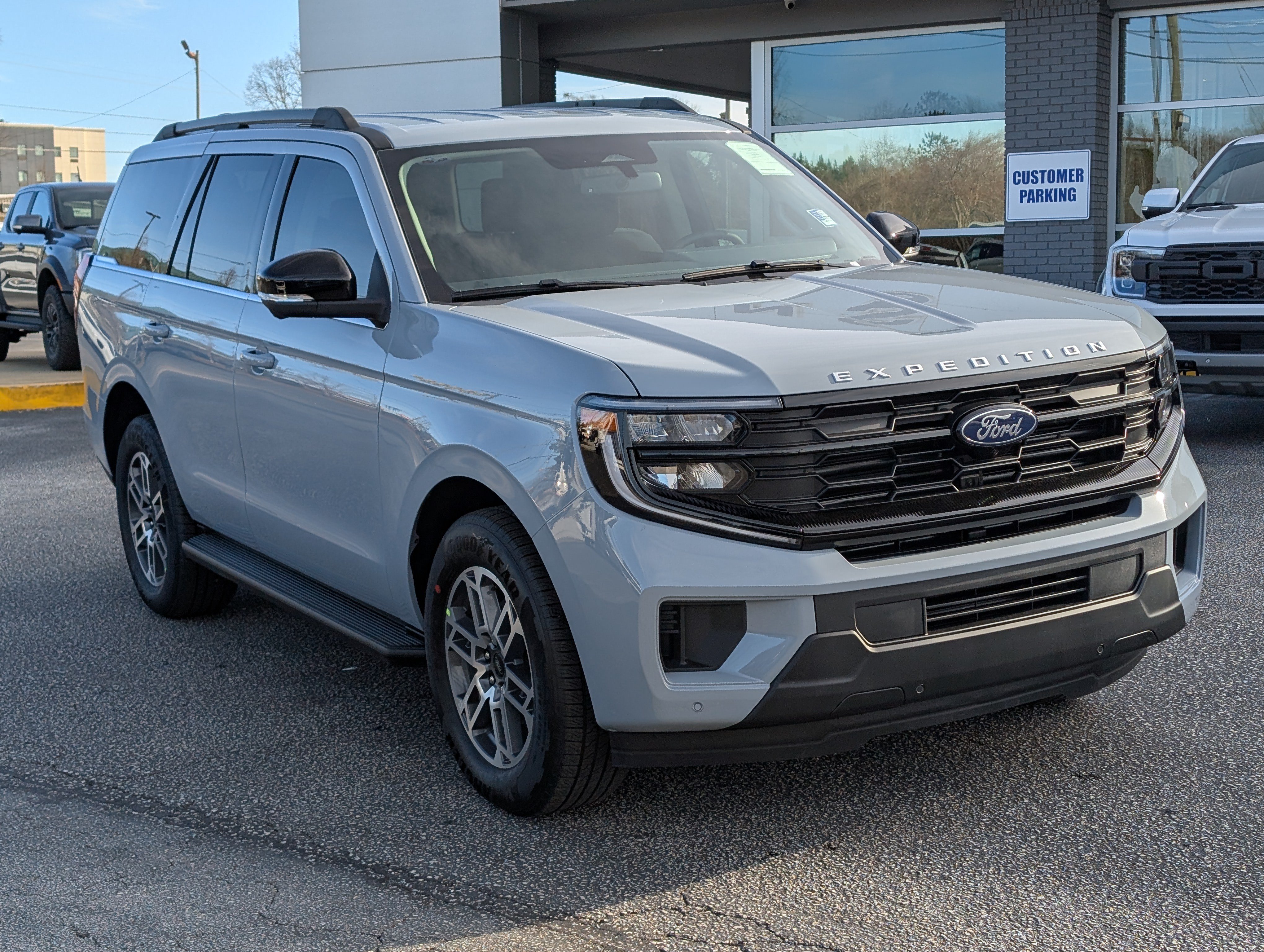 New 2026 Ford Expedition Active RWD image 4