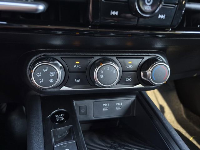 Used 2025 Nissan Kicks SV w/ Illumination Package image 15
