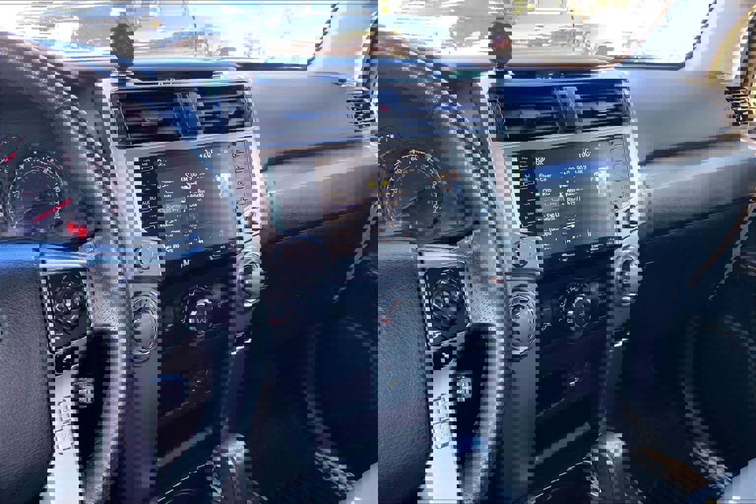 Used 2020 Toyota 4Runner SR5 Premium w/ Moonroof Package AWD/4WD image 6