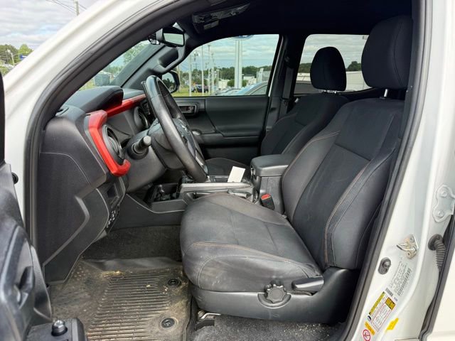 Used 2019 Toyota Tacoma TRD Off-Road AWD/4WD image 17