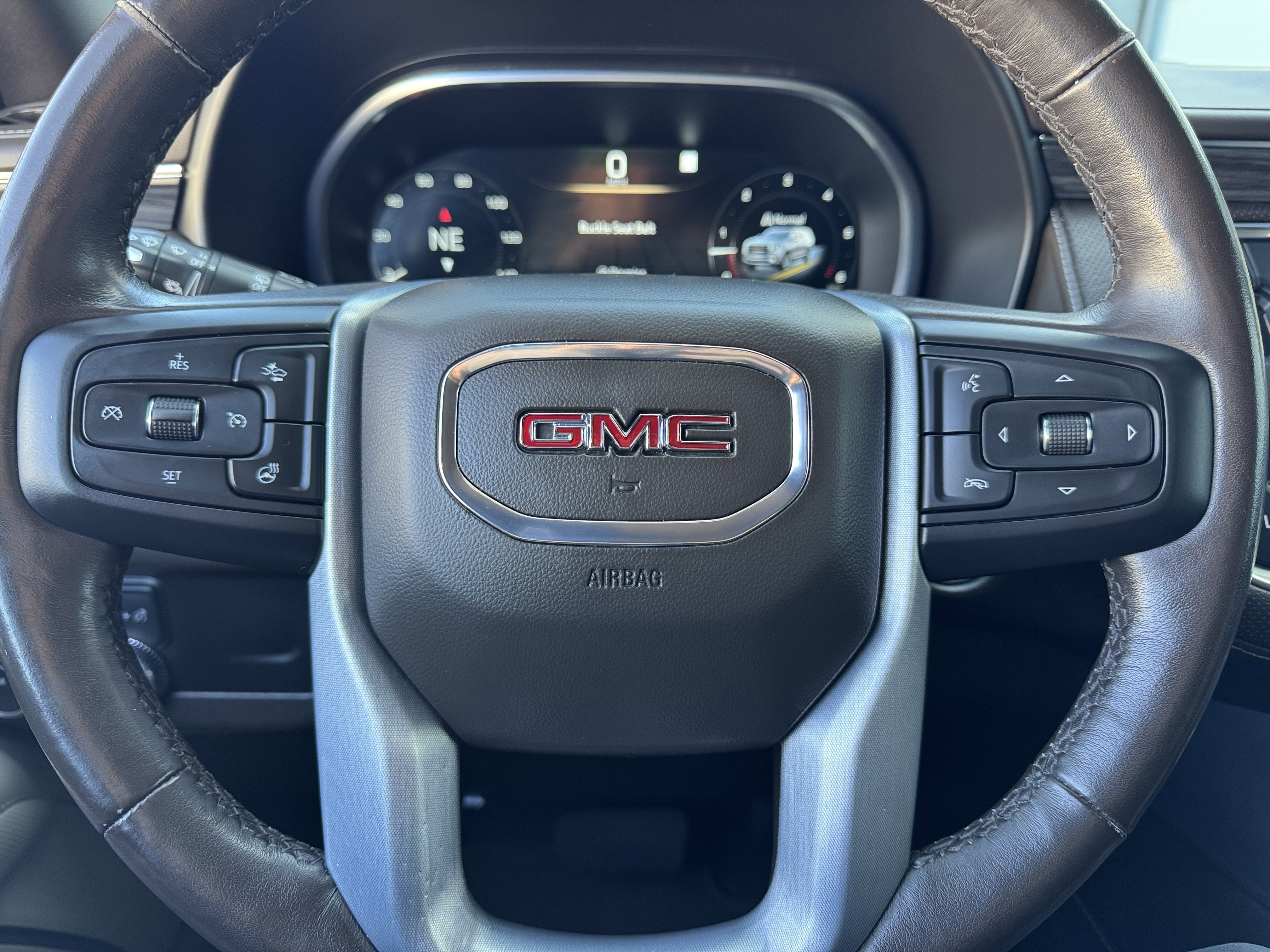 Used 2022 GMC Yukon SLT w/ SLT Luxury Package image 37