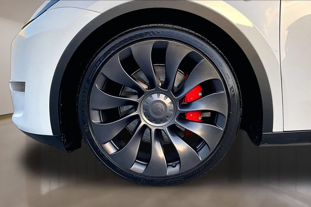 Used 2023 Tesla Model Y Performance AWD/4WD image 32