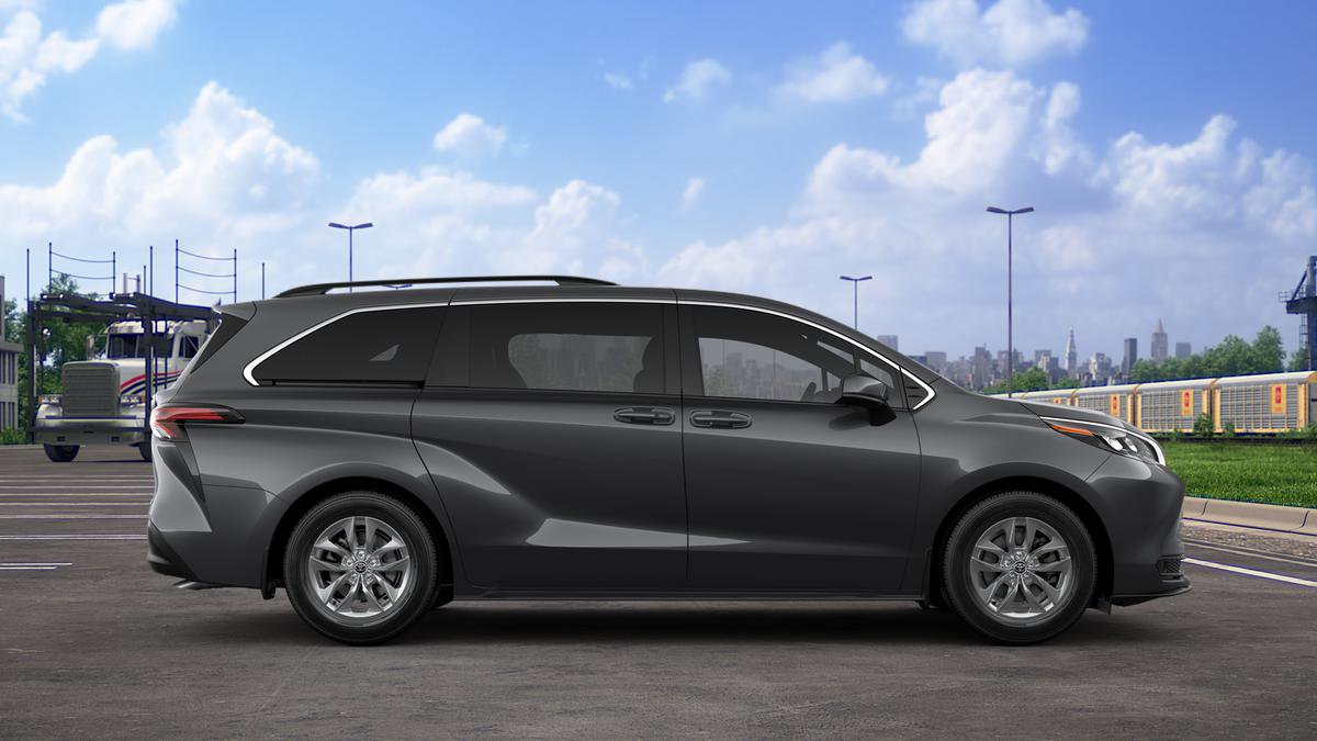 New 2025 Toyota Sienna LE image 34