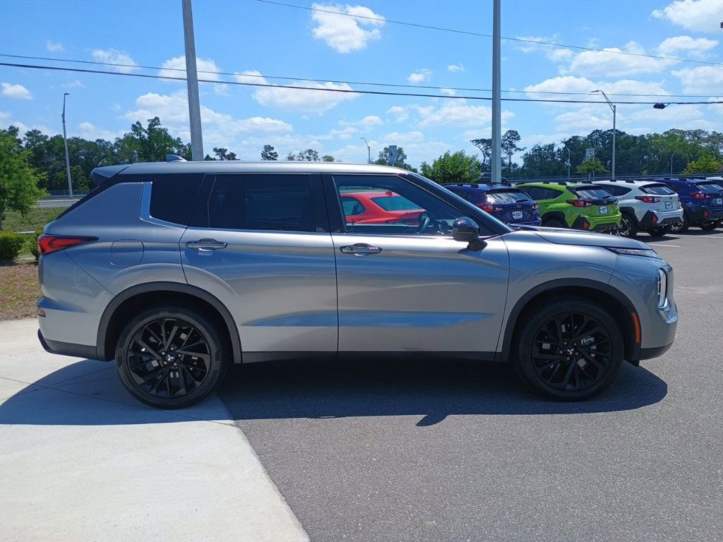 Used 2022 Mitsubishi Outlander SE FWD image 4
