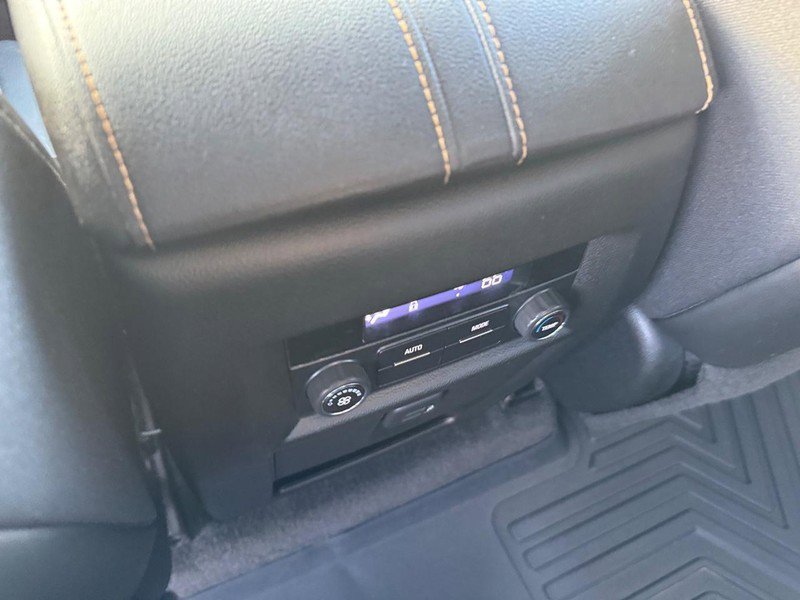 Used 2020 Chevrolet Traverse LT image 14