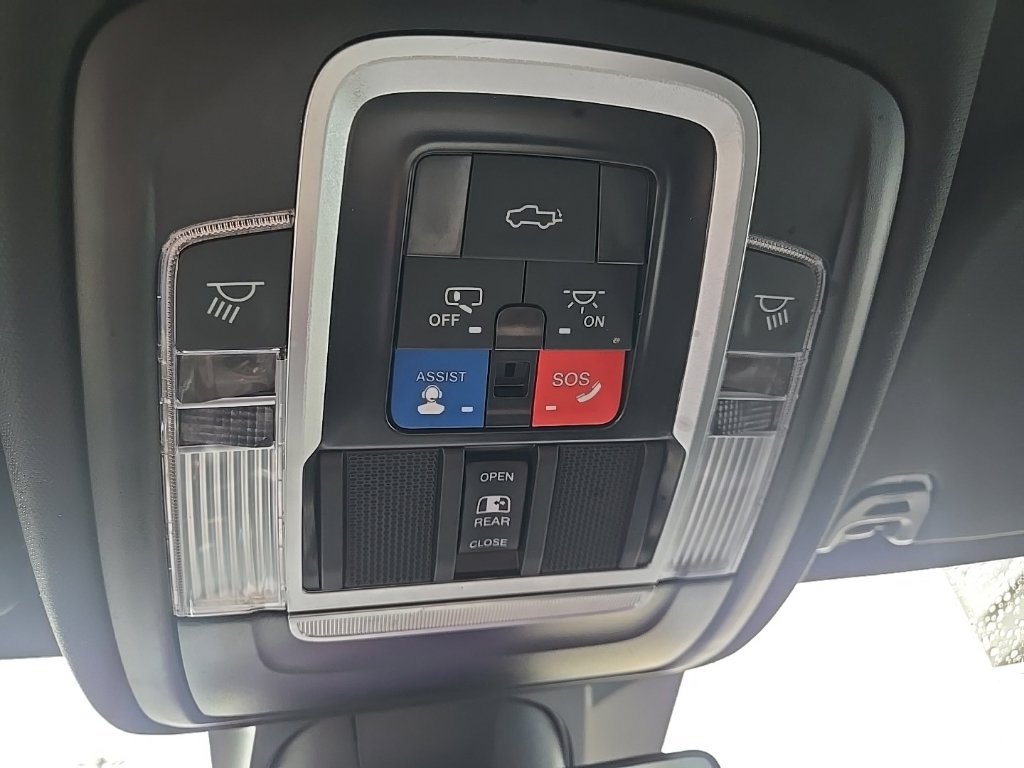 Used 2023 RAM 1500 Laramie AWD/4WD image 22
