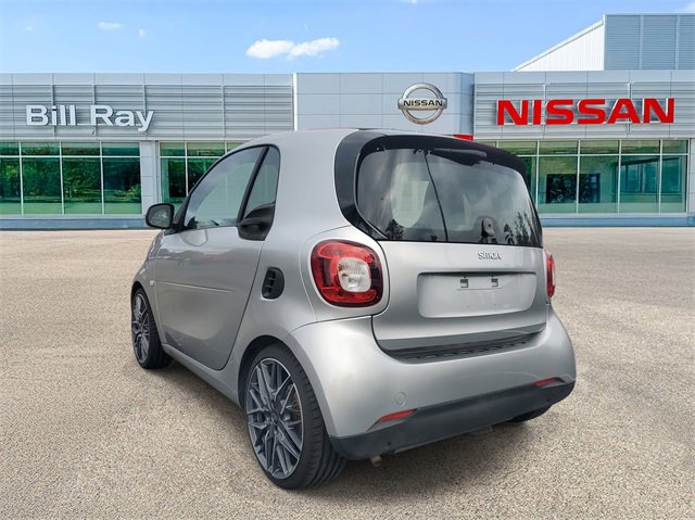 Used 2017 smart fortwo passion image 5