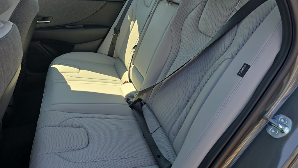 New 2026 Hyundai Elantra Limited FWD image 27