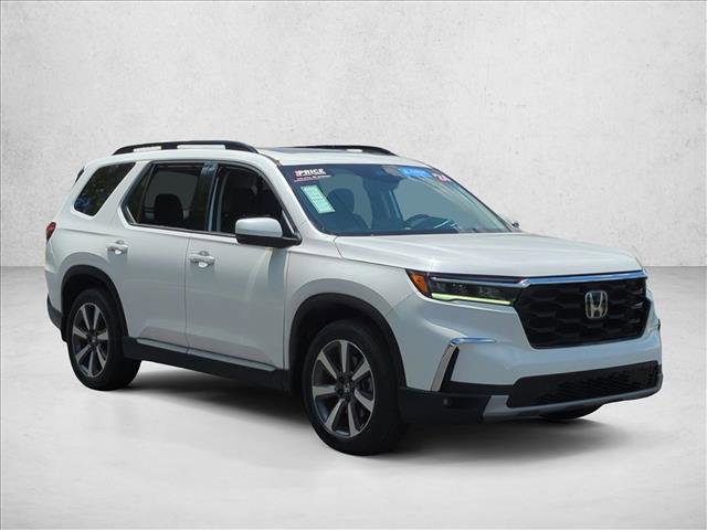 Certified 2024 Honda Pilot Touring image 3