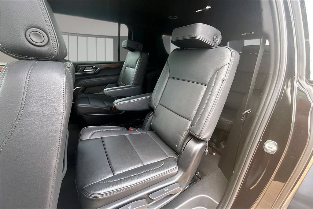 Used 2025 GMC Yukon XL Denali AWD/4WD image 27