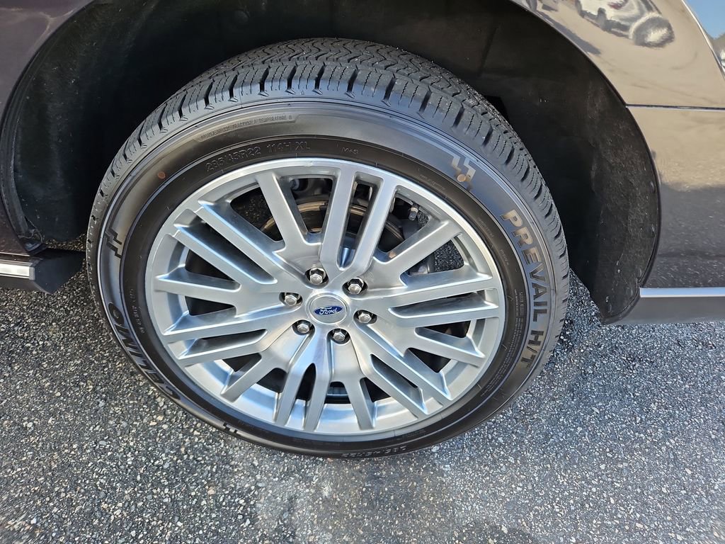 Used 2024 Ford Expedition Limited image 38