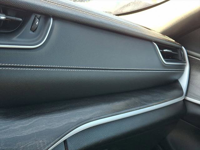 Certified 2024 Jeep Grand Cherokee Limited image 31