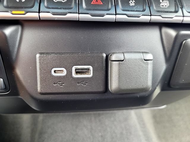 Used 2021 Chevrolet Silverado 1500 LT RWD image 18