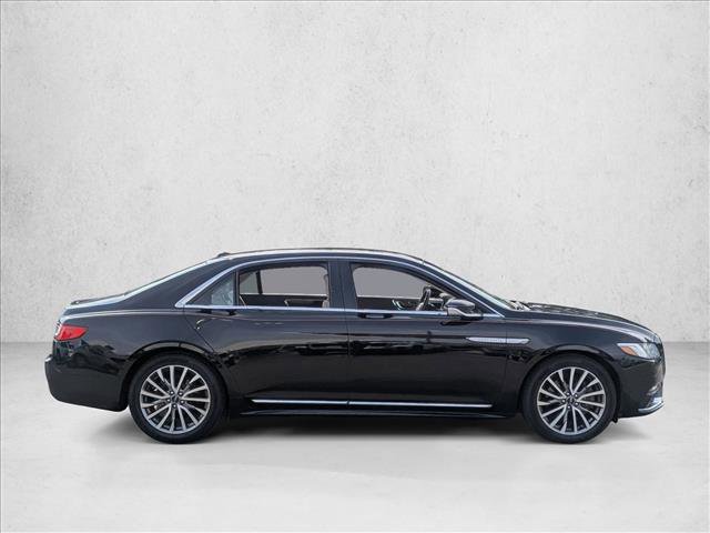 Used 2018 Lincoln Continental Select image 4