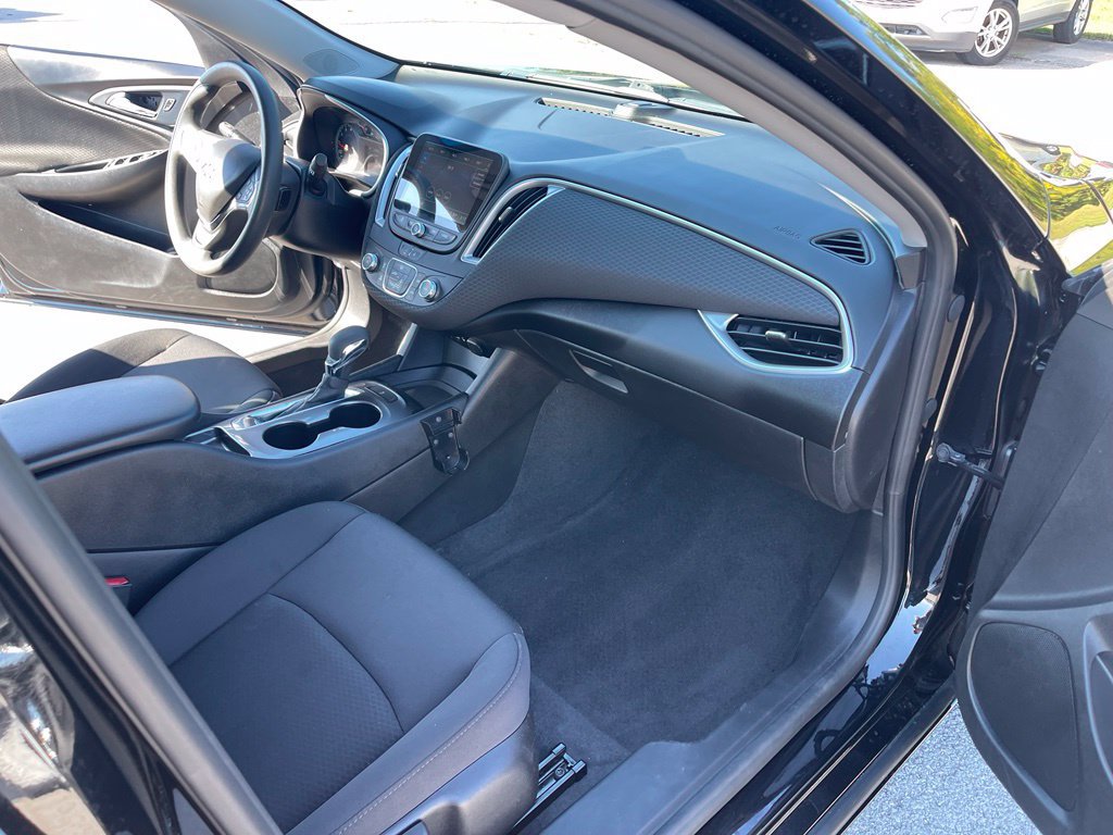 Used 2021 Chevrolet Malibu LS FWD image 19