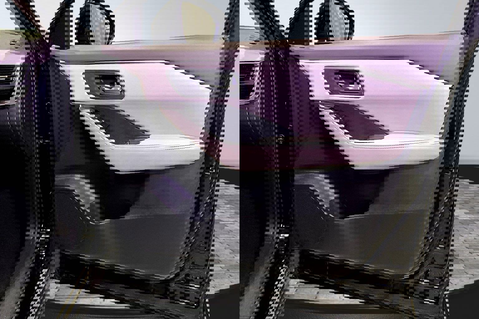 Used 2025 Nissan Rogue SV image 27