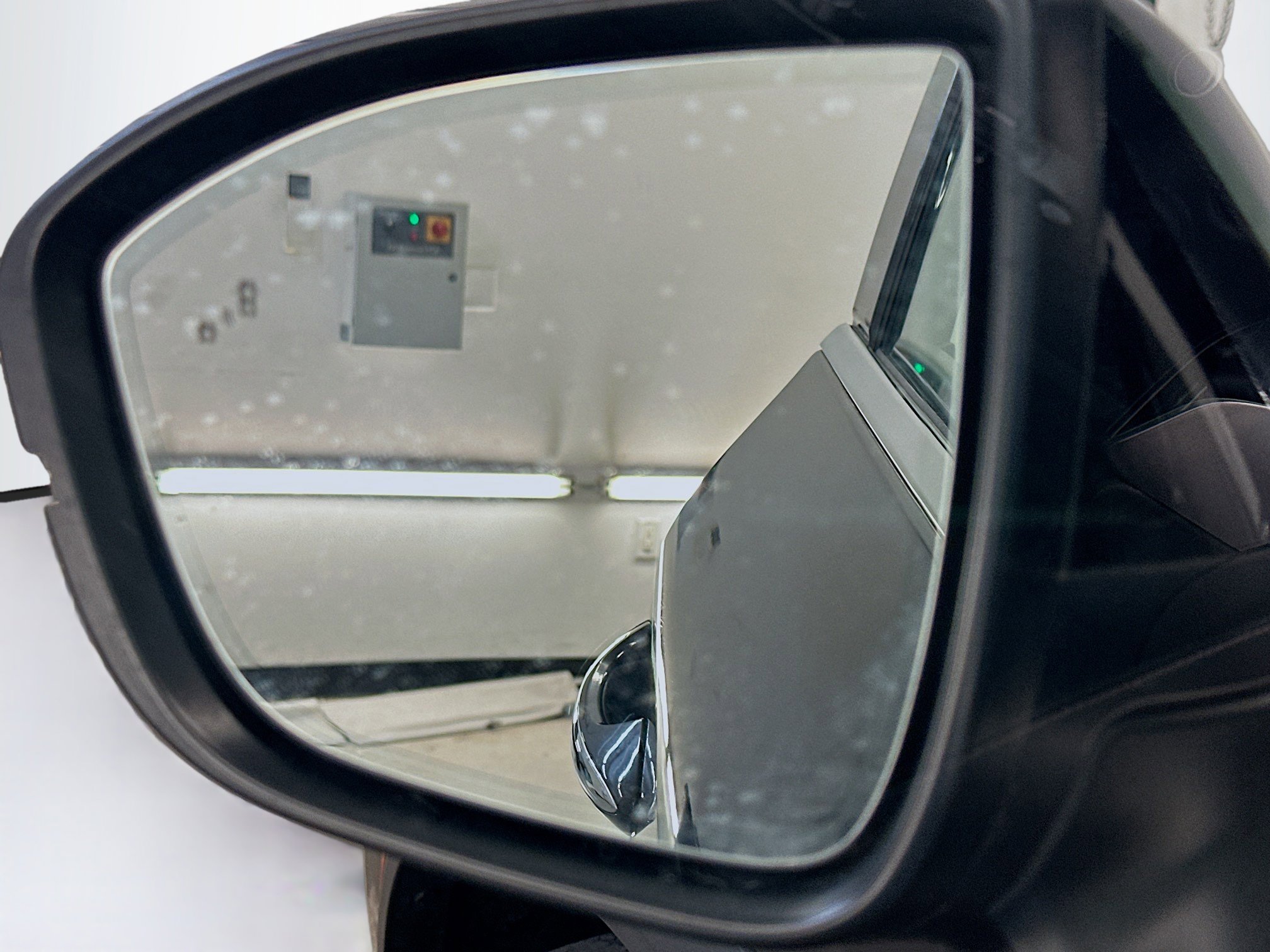 Used 2023 INFINITI QX60 Luxe w/ Cargo Package AWD/4WD image 16