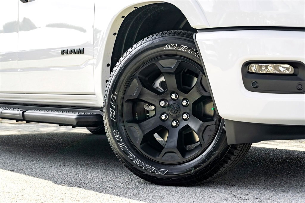 New 2026 RAM 1500 4x4 Crew Cab image 2