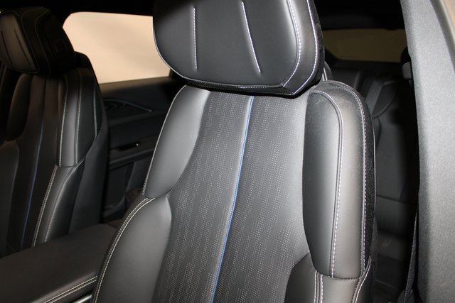 Certified 2024 Cadillac Lyriq Sport image 9