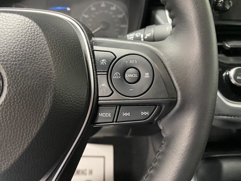 Used 2024 Toyota Corolla SE image 11