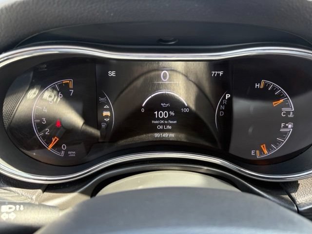 Used 2019 Jeep Grand Cherokee Laredo AWD/4WD image 24