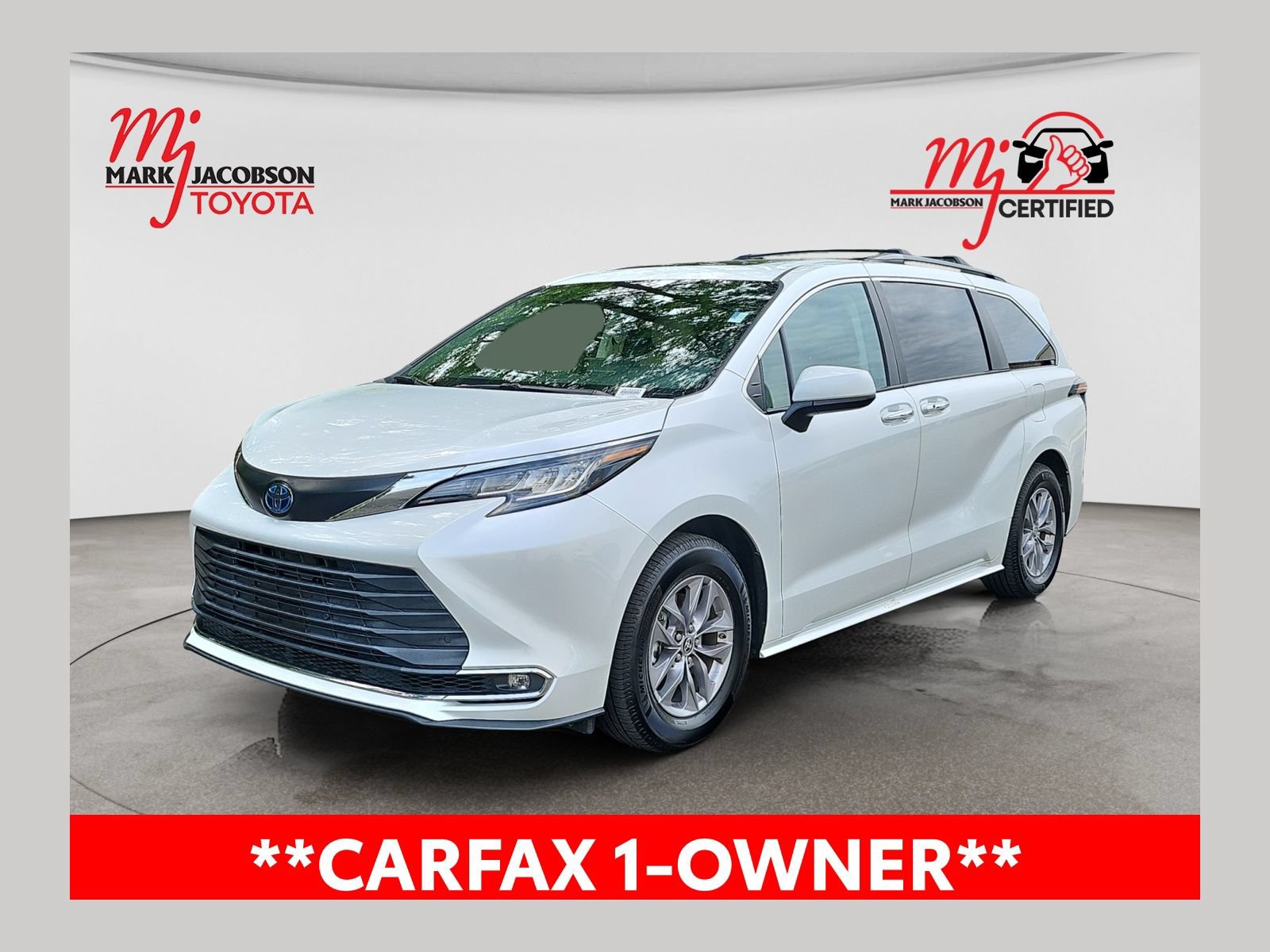 Used 2023 Toyota Sienna XLE FWD image 1