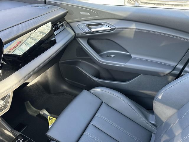 New 2027 Audi SQ6 e-tron Premium Plus AWD/4WD image 13