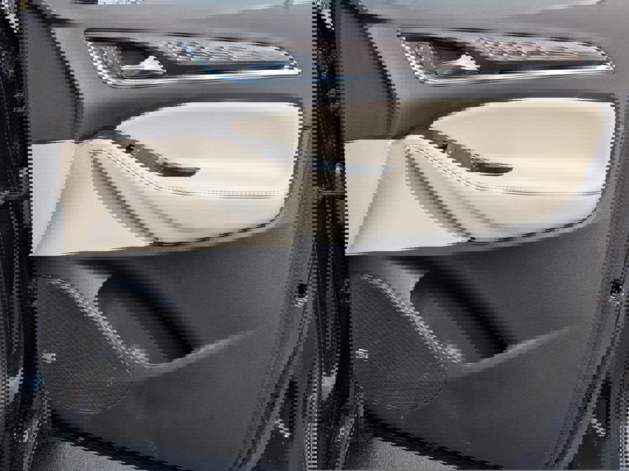 Used 2023 Buick Enclave Avenir w/ Avenir Technology Package image 34