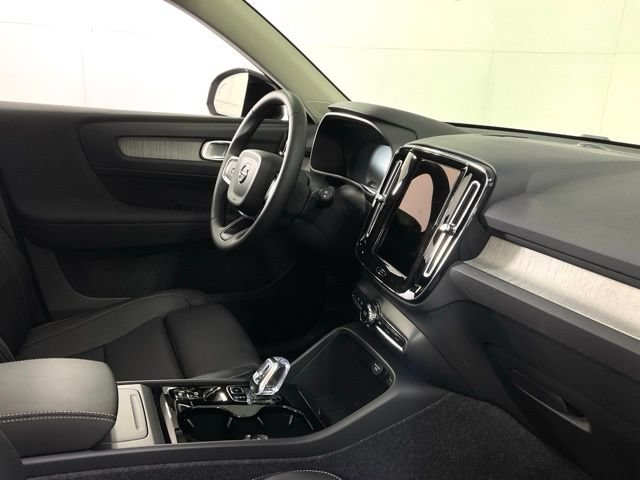 New 2026 Volvo XC40 B5 Plus w/ Protection Package Premier AWD/4WD image 35