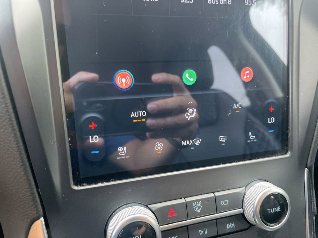 Used 2024 Ford Edge Titanium image 45