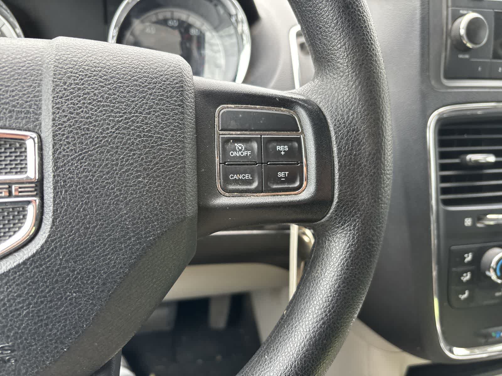 Used 2014 Dodge Grand Caravan SXT FWD image 10