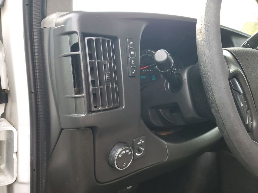 Used 2015 Chevrolet Express 2500 w/ Express Access Plus Package image 12