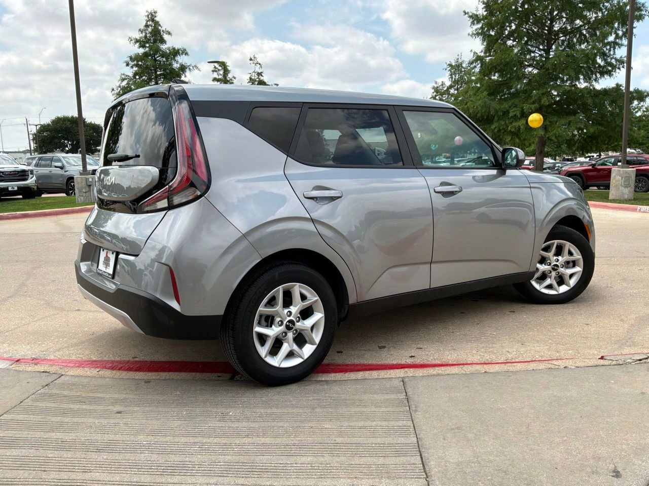 Used 2025 Kia Soul LX w/ LX Technology Package FWD image 6