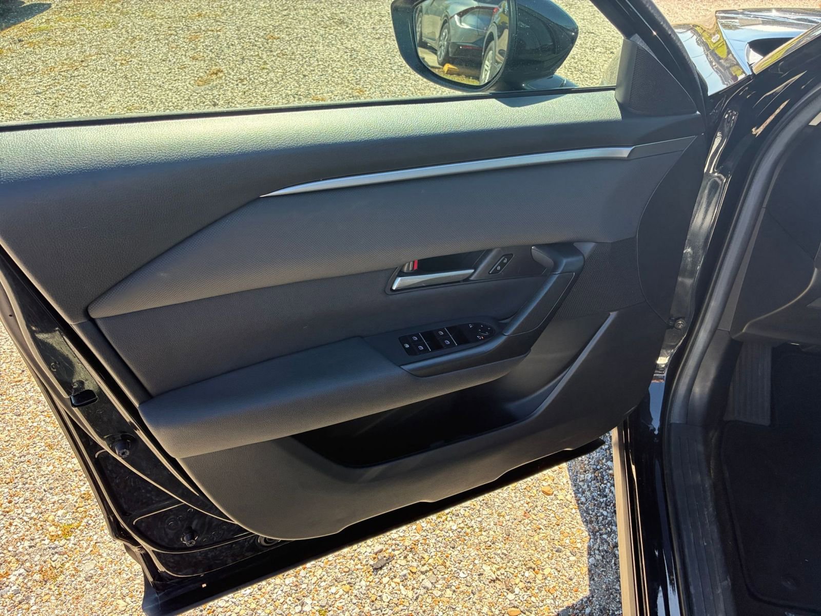 Used 2025 MAZDA CX-50 AWD 2.5 S w/ Select Package image 15