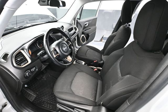 Used 2017 Jeep Renegade Latitude w/ Cold Weather Group AWD/4WD image 21