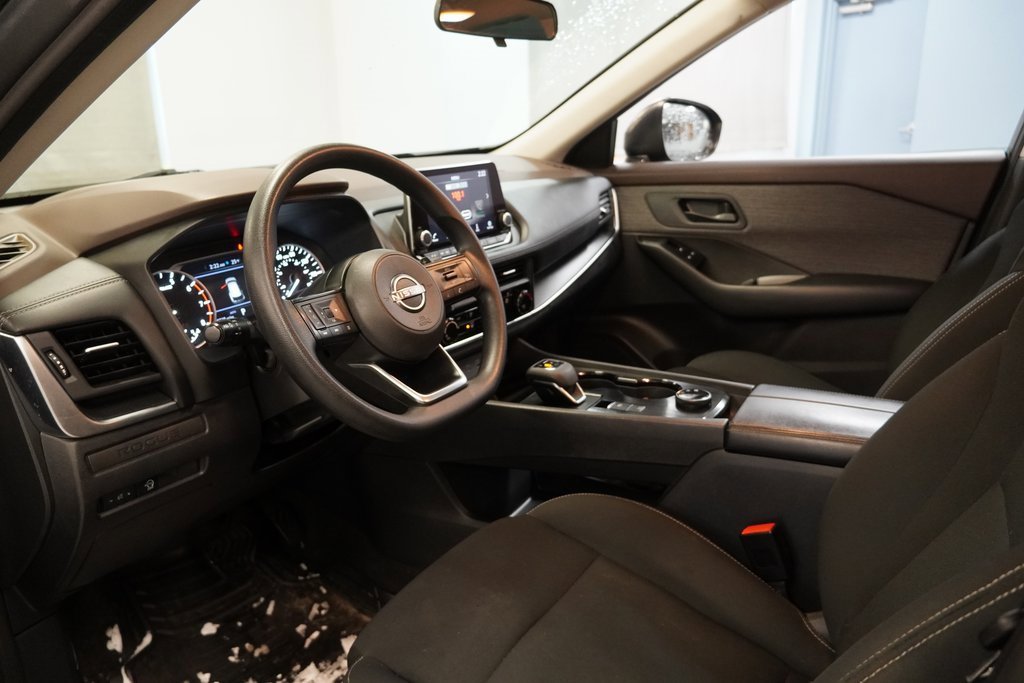 Used 2023 Nissan Rogue S image 6